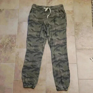 American Eagle Camo Joggers